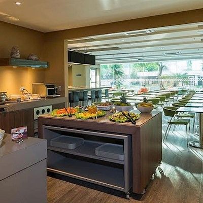 Hampton By Hilton Hotel