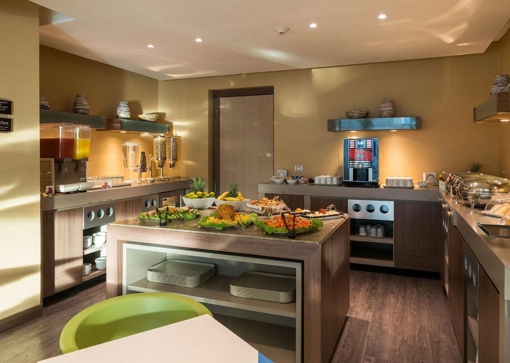 Hampton By Hilton Hotel 4*